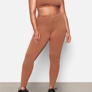 Skims outdoor legging
